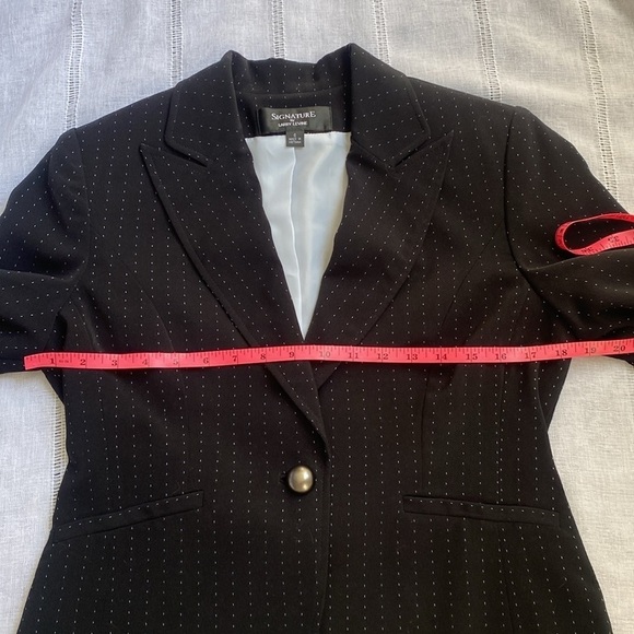 Larry Levine 90s pinstriped blazer with statement buttons. - Picture 11 of 12